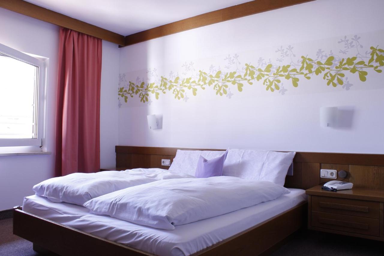 Zur Muehle Hotel Ora / Auer Eksteriør billede